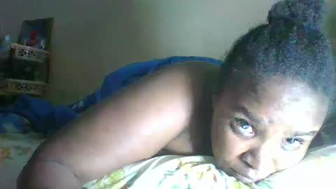 Snapshot of bliss_baeb chatting on 09.08.25 bliss_baeb online show from 09.08.25