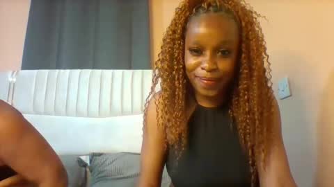 Snapshot of bliss_diva chatting on 10.01.25 Bliss diva online show from 10.01.25