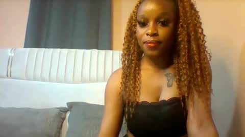 Snapshot of bliss_diva chatting on 10.13.25 Bliss diva online show from 10.13.25