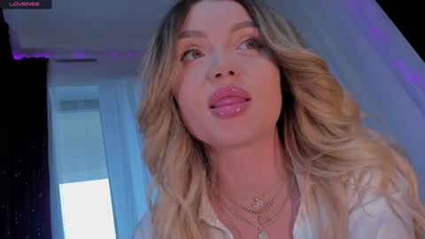 Snapshot of blond3_bab3 chatting on 12.02.24 Maria online show from 12.02.24