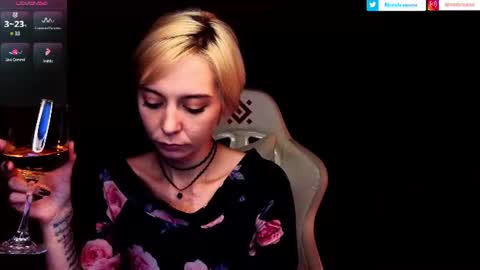 Snapshot of blond_ice_ann chatting on 06.17.26 blond_ice_ann online show from 06.17.26