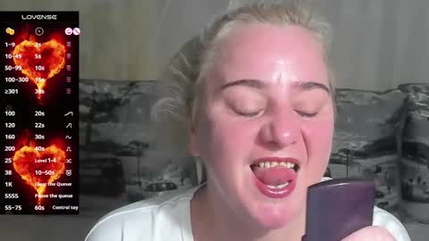 blond_ledi online show from 02.08.25
