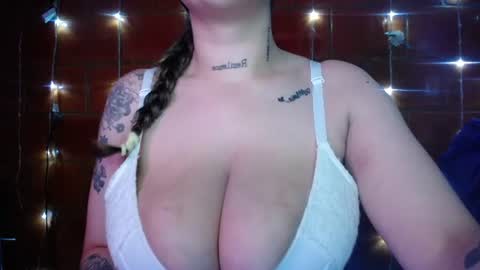 Snapshot of blonde_desire chatting on 06.20.26 Sam online show from 06.20.26