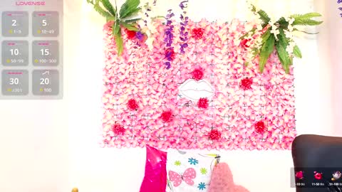 Snapshot of blonde_squirt_ chatting on 01.11.25 blonde_squirt_ online show from 01.11.25