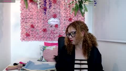 Snapshot of blonde_squirt_ chatting on 01.31.25 blonde_squirt_ online show from 01.31.25