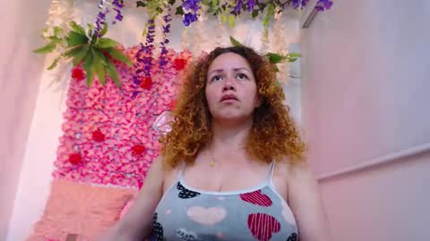 Snapshot of blonde_squirt_ chatting on 12.21.25 blonde_squirt_ online show from 12.21.25