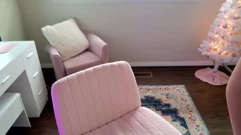 Blonde Stella online show from 11.24.25