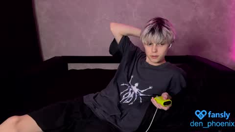 Snapshot of blonde_storm chatting on 04.17.26 Kieran and Den online show from 04.17.26