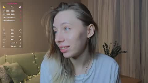 Snapshot of blondekelly chatting on 06.23.26 Kelly online show from 06.23.26