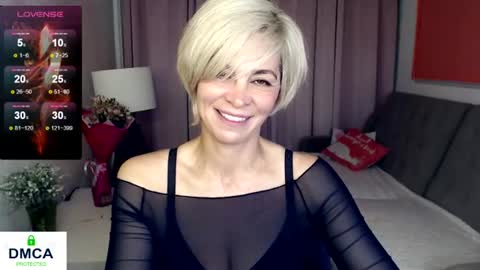 Snapshot of blondemommy_77 chatting on 06.22.26 Lola online show from 06.22.26