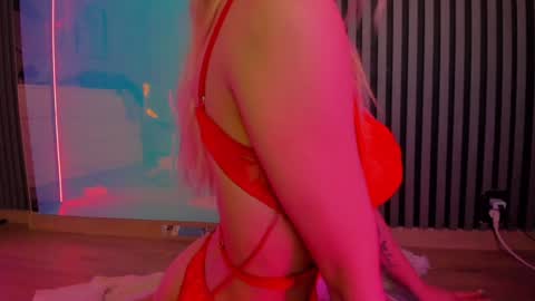 Snapshot of blondie_muller chatting on 01.17.25 blondie_muller online show from 01.17.25
