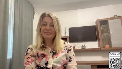 Snapshot of blondie_xoxoxo chatting on 10.02.25 blondie_xoxoxo online show from 10.02.25