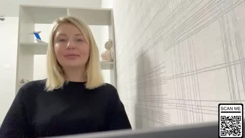 Snapshot of blondie_xoxoxo chatting on 10.17.25 blondie_xoxoxo online show from 10.17.25