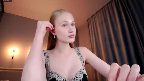 Snapshot of blondiemermaid chatting on 04.03.26 Mia online show from 04.03.26