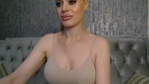 Snapshot of blondiestarxxx chatting on 04.24.26 Helen online show from 04.24.26
