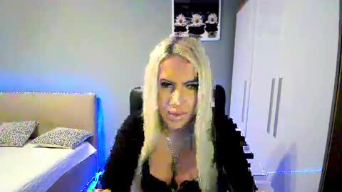 BlondLeyla online show from 11.06.25