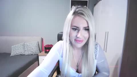 BlondLeyla online show from 12.16.25