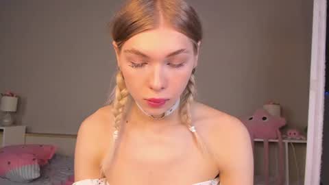 Snapshot of blondy_fina chatting on 06.09.26 blondy_fina online show from 06.09.26