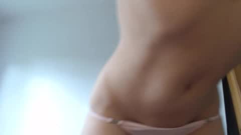 Snapshot of blondyelena chatting on 04.21.26 blondyelena online show from 04.21.26
