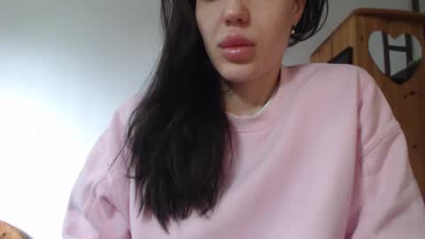 Snapshot of blondyelena chatting on 05.17.26 blondyelena online show from 05.17.26