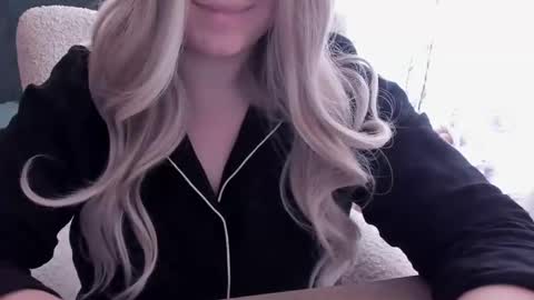 Snapshot of blondymargaret chatting on 02.23.25 blondymargaret online show from 02.23.25