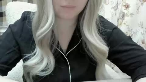 Snapshot of blondymargaret chatting on 03.09.25 blondymargaret online show from 03.09.25