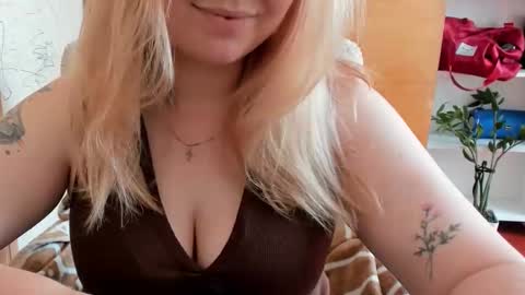 Snapshot of blondymargaret chatting on 06.09.26 blondymargaret online show from 06.09.26