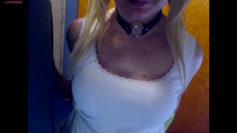 Snapshot of blontsex chatting on 12.06.24 Blontsex online show from 12.06.24