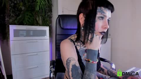 Snapshot of blood__mary chatting on 04.06.26 Mary online show from 04.06.26