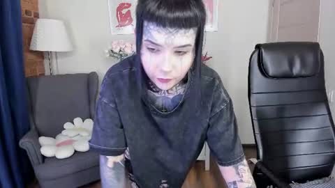 Snapshot of blood__mary chatting on 07.24.26 Mary online show from 07.24.26