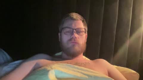 Snapshot of bloodbank23 chatting on 01.11.25 Thomas online show from 01.11.25