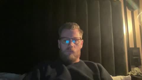 Snapshot of bloodbank23 chatting on 02.05.25 Thomas online show from 02.05.25