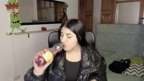 Snapshot of bloom_flower1 chatting on 12.15.25 bloom_flower1 online show from 12.15.25