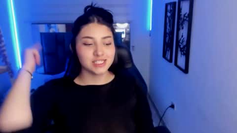 Snapshot of bloom_winxx chatting on 02.13.26 bloom_winxx online show from 02.13.26