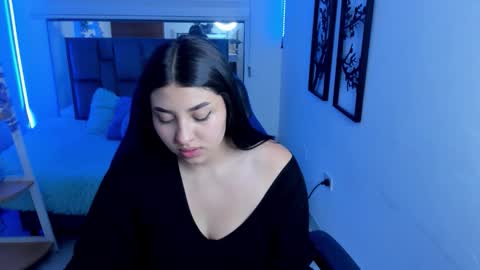 Snapshot of bloom_winxx chatting on 02.19.26 bloom_winxx online show from 02.19.26