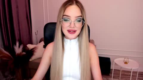 Sophia online show from 01.24.25