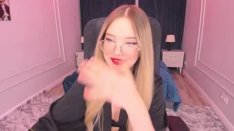 Sophia online show from 02.15.25