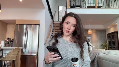 Emma Bloom online show from 01.08.26