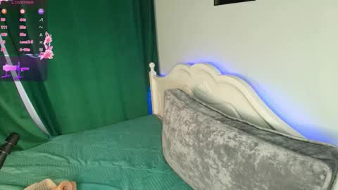 Welcome guysMy name KatePVT its Open online show from 09.30.25