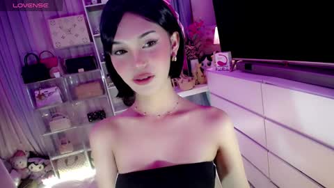 Snapshot of blue_aiveexx chatting on 09.29.25 aivee online show from 09.29.25