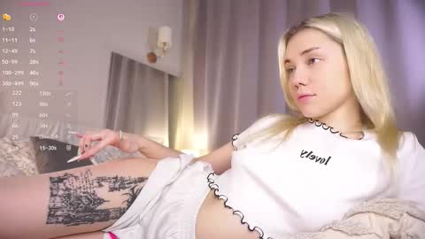 Snapshot of blue_bow chatting on 01.17.26 Adeline online show from 01.17.26