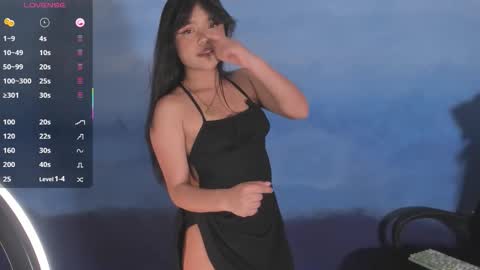 Snapshot of blue_warrior chatting on 10.11.25 Blue online show from 10.11.25