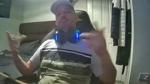 Snapshot of bluebirdflame1 chatting on 12.23.24 bluebirdflame1 online show from 12.23.24