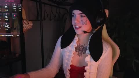 Snapshot of bluedweeb chatting on 12.22.24 Blue online show from 12.22.24