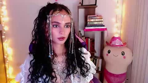 Snapshot of bluee_v chatting on 10.22.25 Im Abril .. Nice to meet you  thumb up me please its important  INDEPENDENT MODEL online show from 10.22.25
