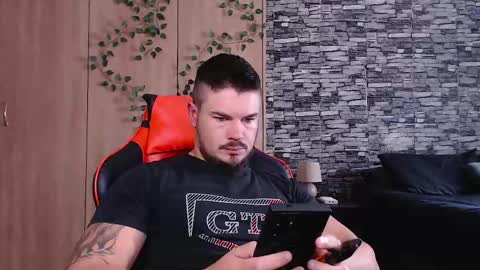 Snapshot of blueeyeboy0 chatting on 04.30.26 blueeyeboy0 online show from 04.30.26