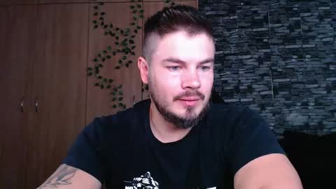 Snapshot of blueeyeboy0 chatting on 05.25.26 blueeyeboy0 online show from 05.25.26