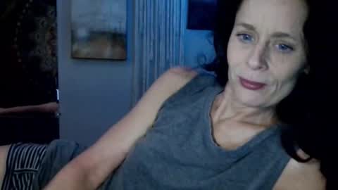 Snapshot of blueeyedlie chatting on 02.12.26 Blueeyedlie online show from 02.12.26
