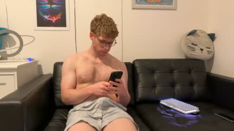 Snapshot of blueeyedtallguy chatting on 12.11.24 blueeyedtallguy online show from 12.11.24