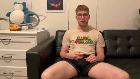 Snapshot of blueeyedtallguy chatting on 12.21.24 blueeyedtallguy online show from 12.21.24